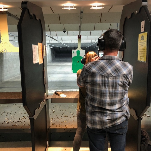 Meet your Posher, Julia - Picture 3 of 3